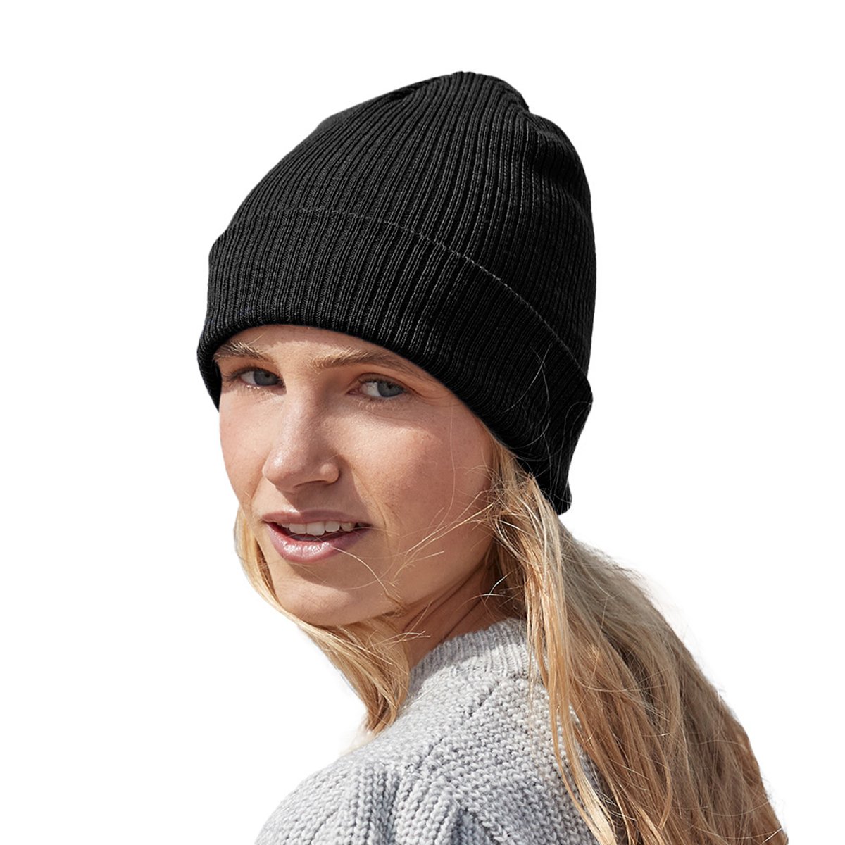 Bonnet noir, BEECHFIELD