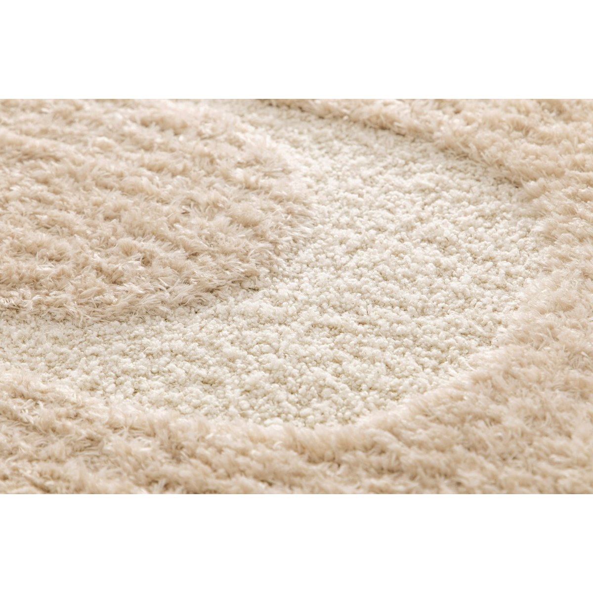 Tapis doux et épais en polyester recyclé effet relief CALLIGRAMME beige sable, AFK LIVING