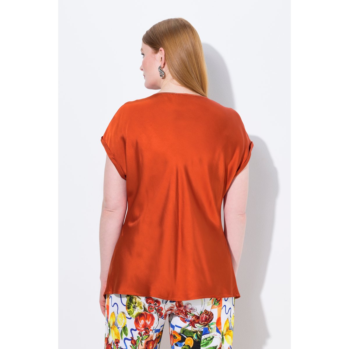 Blouse en satin. Col rond à couture terre cuite, ULLA POPKEN