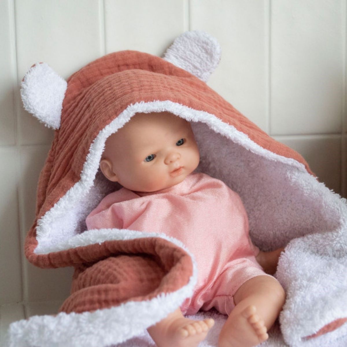 Cape de bain poupée rose foncé, COCOEKO