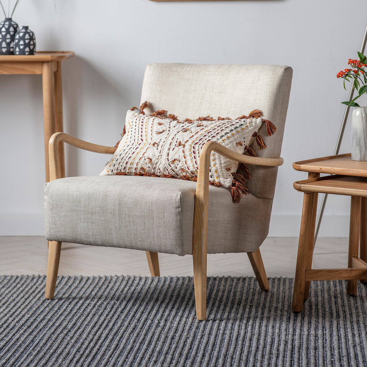 Dhamtari Mid Century Linen Armchair with Solid Oak Frame natural, ÉDITÉ