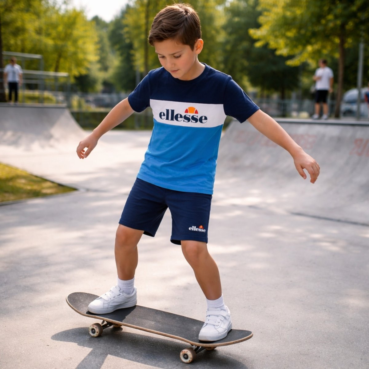 Ensemble t-shirt manches courtes et short BLOCK PARTY bleu marine, ELLESSE