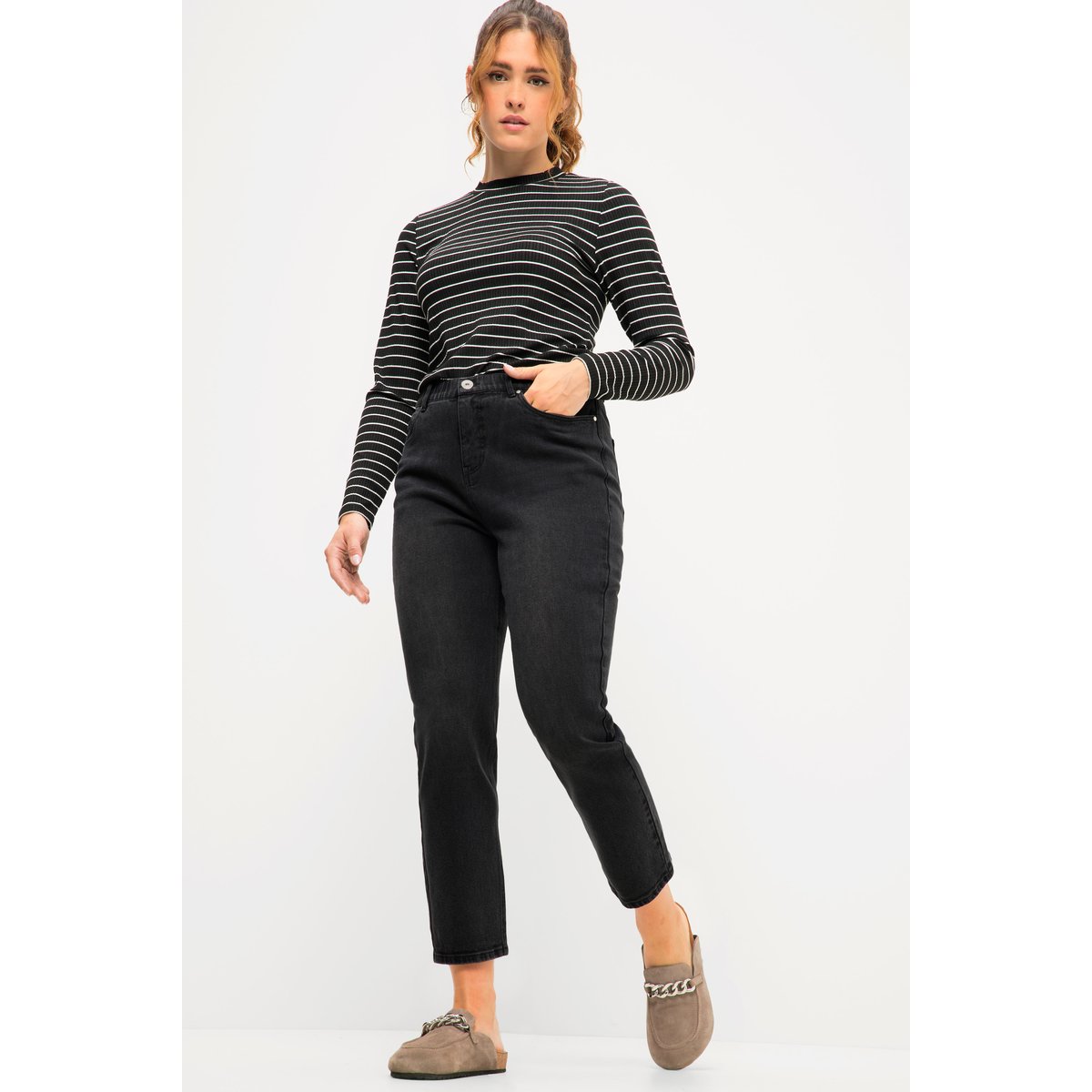 Jean Mom à taille élastique. Coupe jambes noir, STUDIO UNTOLD