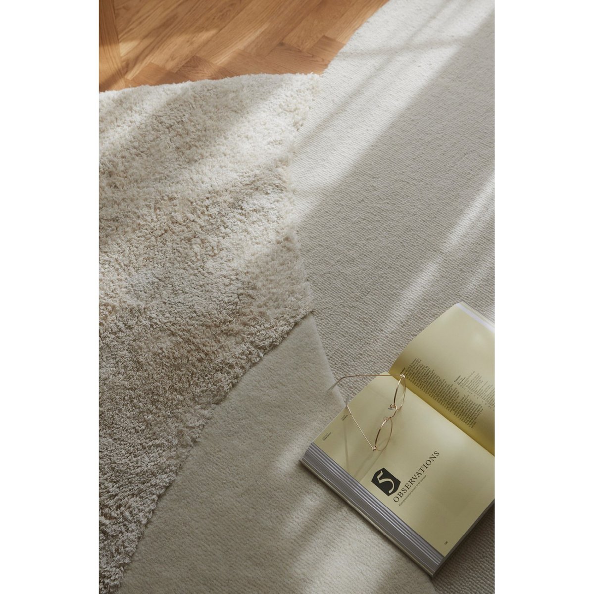 Tapis en laine Mola crème, AYTM