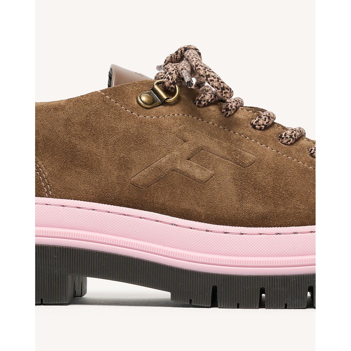 Chaussures basses en suède taupe, FAGUO