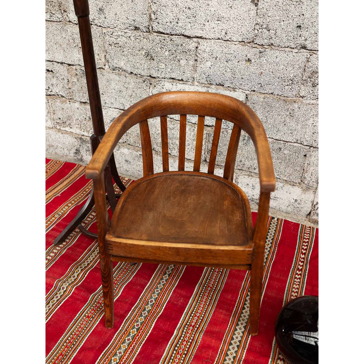 Fauteuil administratif en bois Ernest N°1503 - Bon état marron, DEBONGOUT
