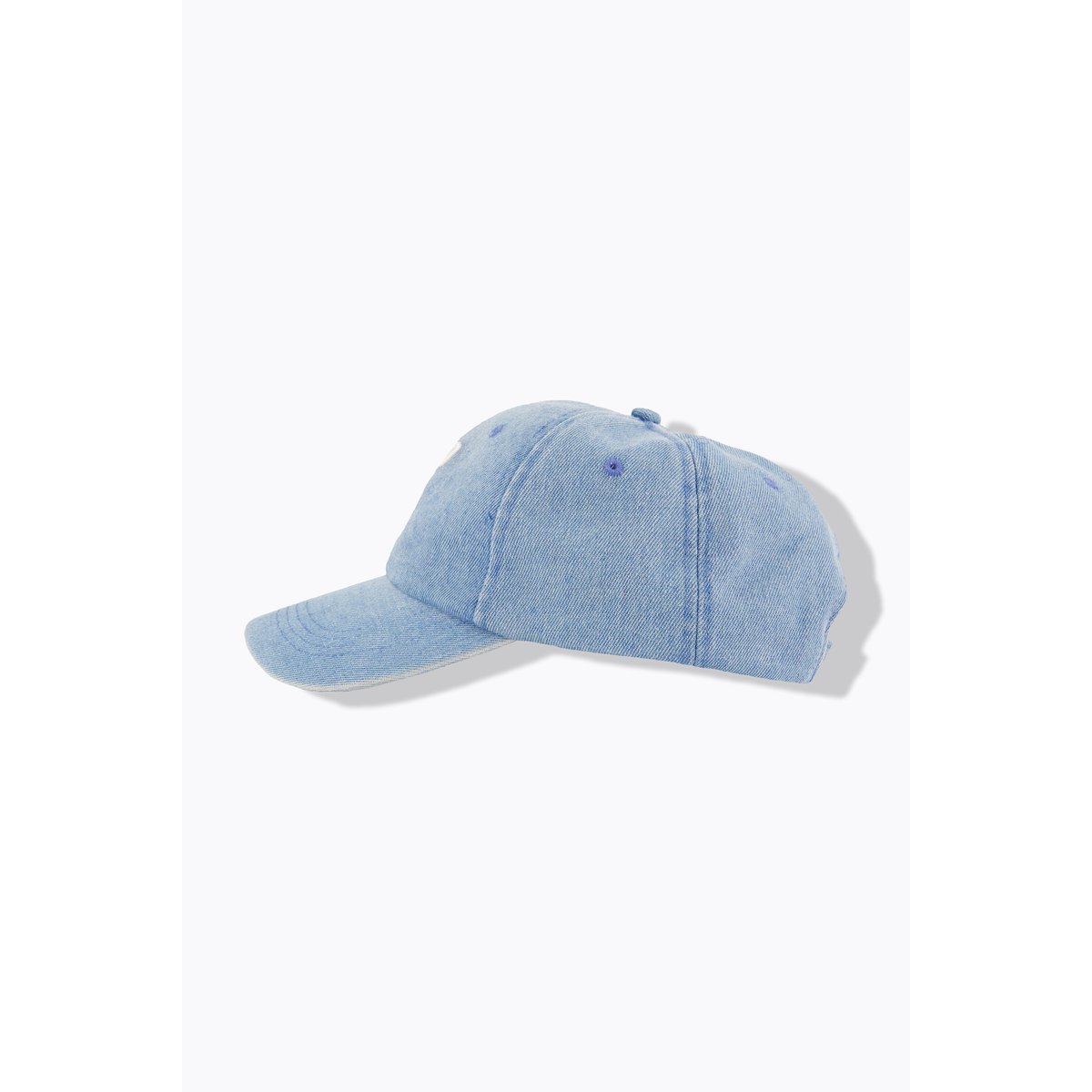 Casquette aspect jean avec une broderie bleu clair, STUDIO UNTOLD