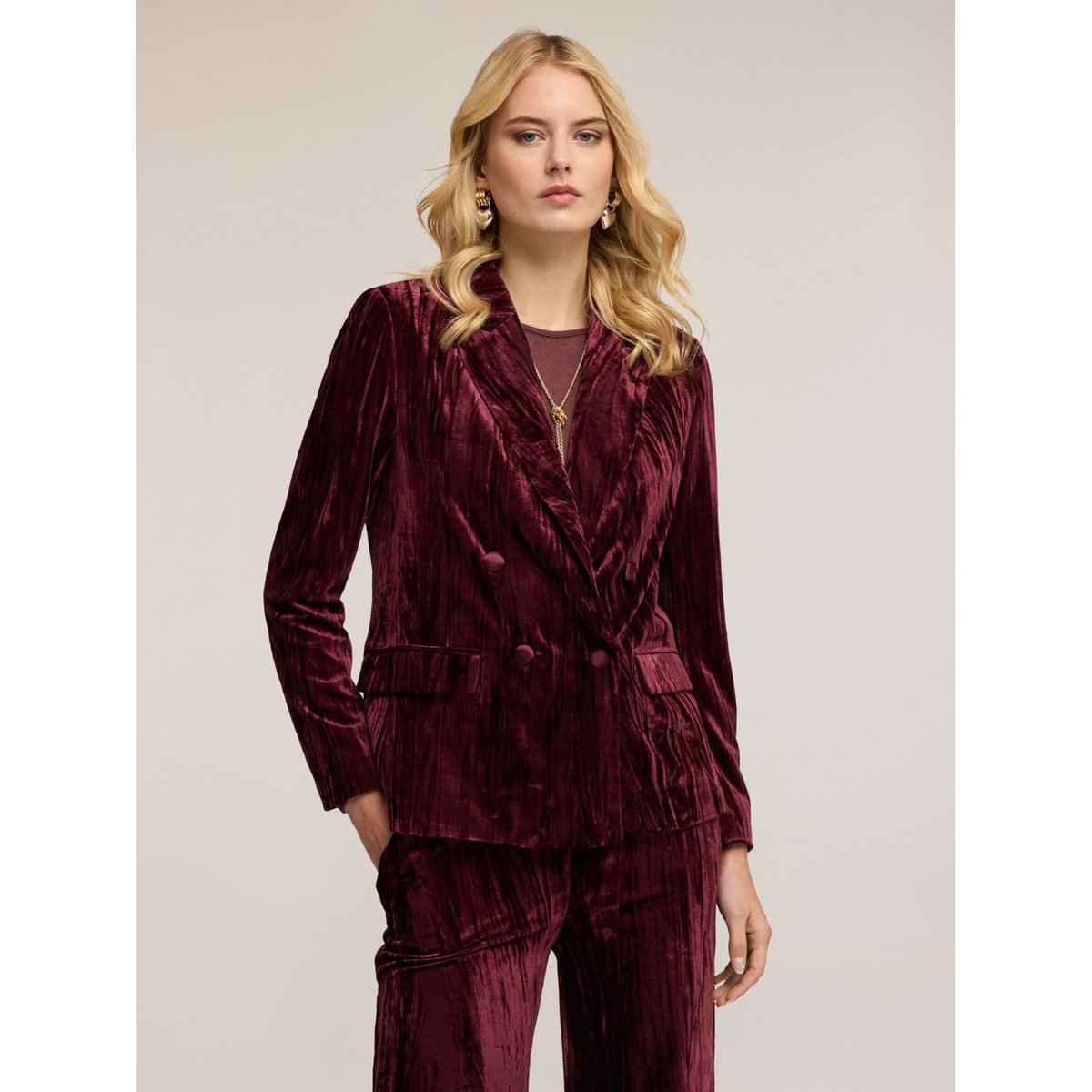 Blazer en velours plissé double boutonnage burgundy, MOTIVI