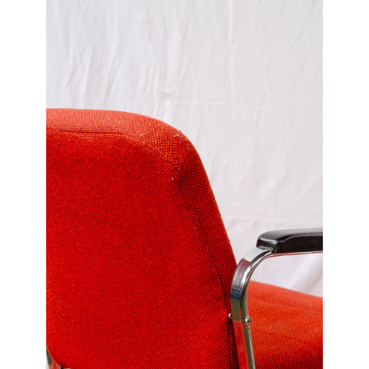 Fauteuil en tissu et skaï Jakob N°1435 - Bon état noir, DEBONGOUT