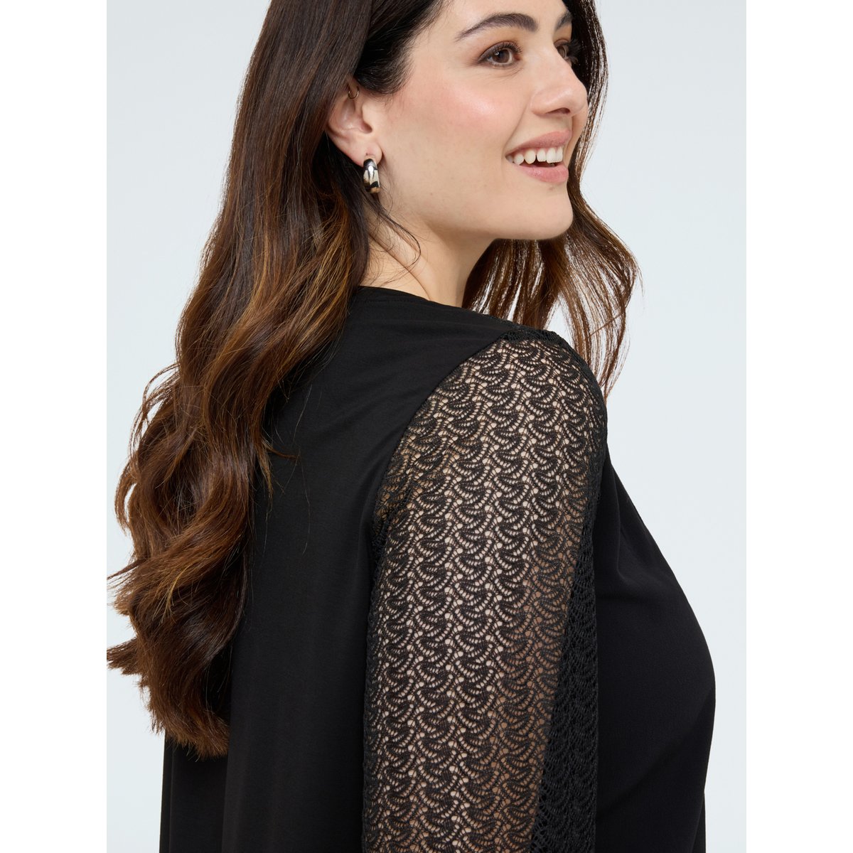 T-shirt avec manches crochet noir, FIORELLA RUBINO