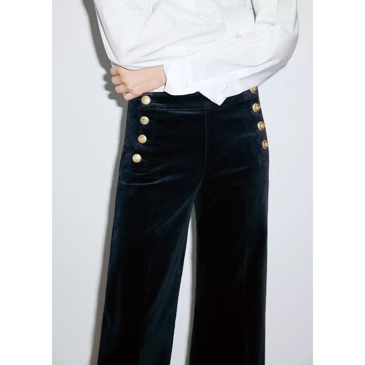 Pantalon en velours à boutons bleu, MANGO
