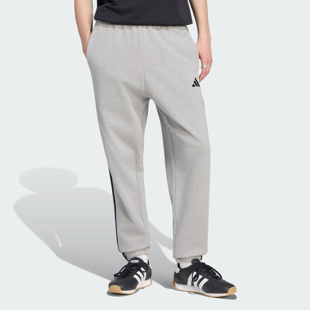 Pantalon Fuselé À Revers French Terry 3 Bandes Essentials Pantalon Fuselé À Revers French Terry 3 Bandes Essentials medium grey heather / white, ADIDAS SPORTSWEAR