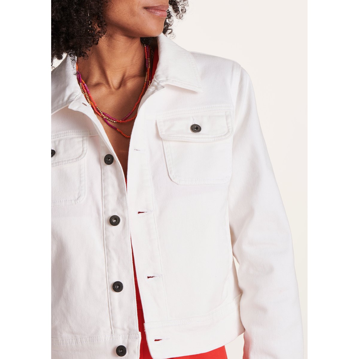 Veste courte ajustée en coton biologique blanc, LA FEE MARABOUTEE