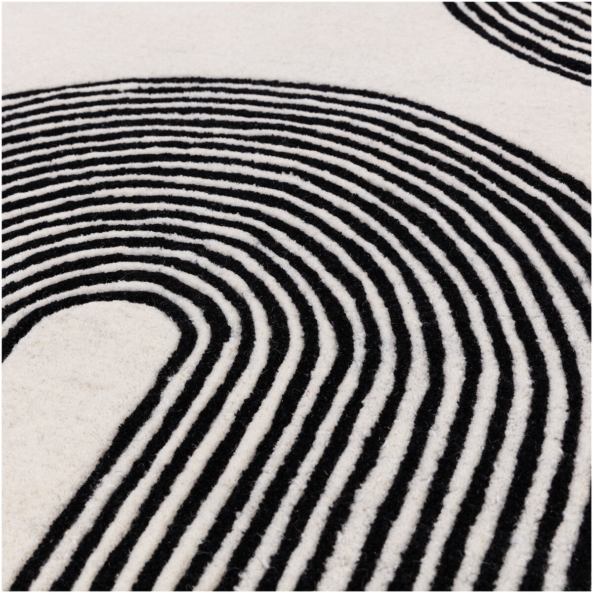 Abstract Arch Pattern Rug black, ÉDITÉ