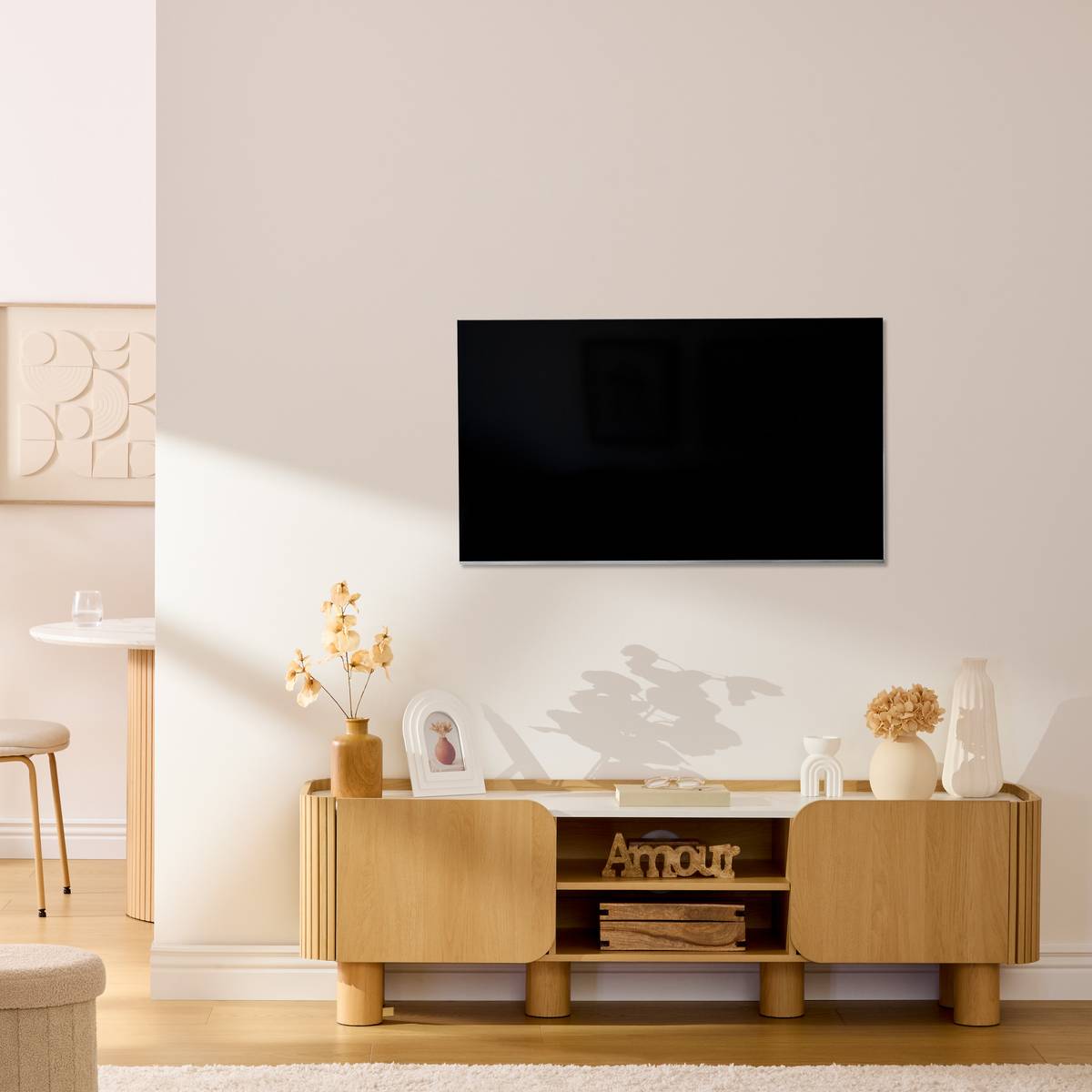 Meuble TV 2 portes plateau aspect marbre piètement hévéa HOMELYA beige, ATMOSPHERA