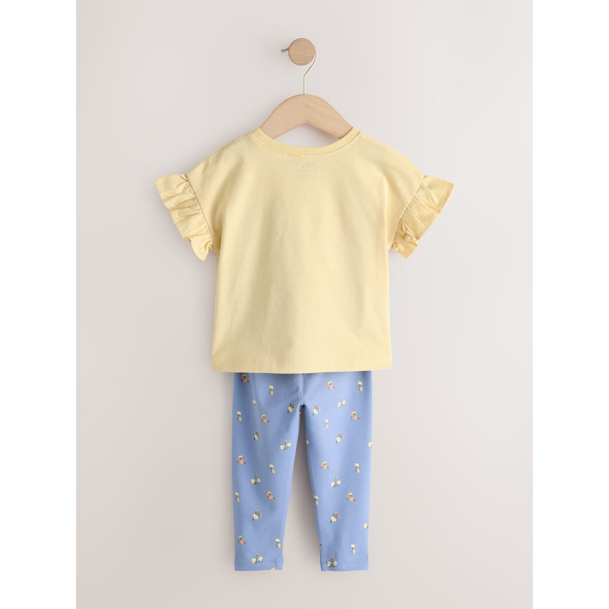 Ensemble legging et t-shirt à manches courtes fleur rembourrée jaune, NEXT
