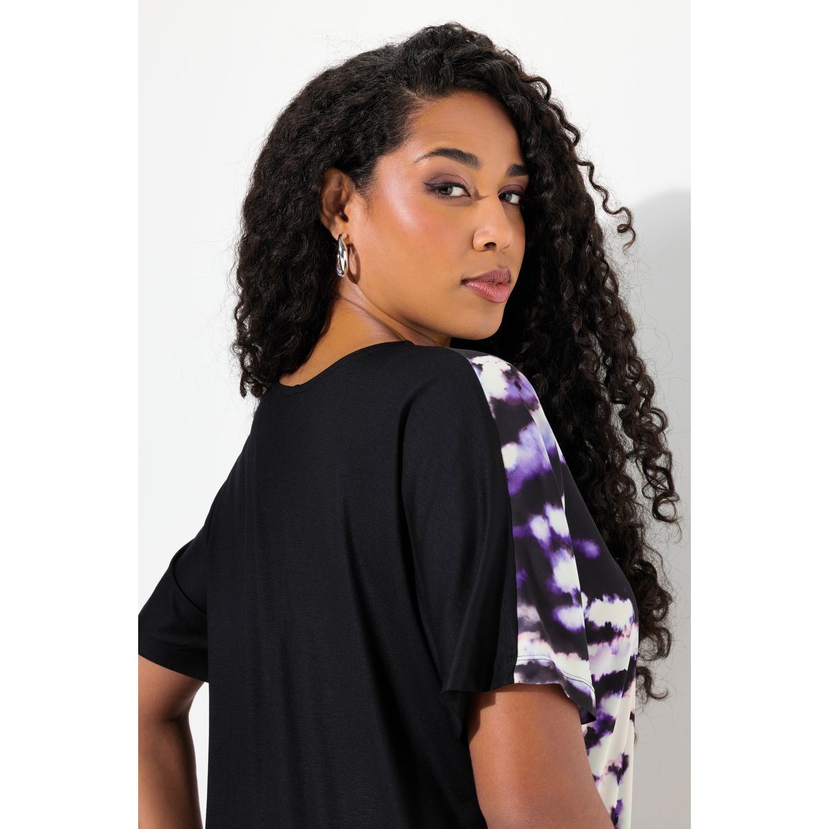 Blouse à motif batik noir, ULLA POPKEN