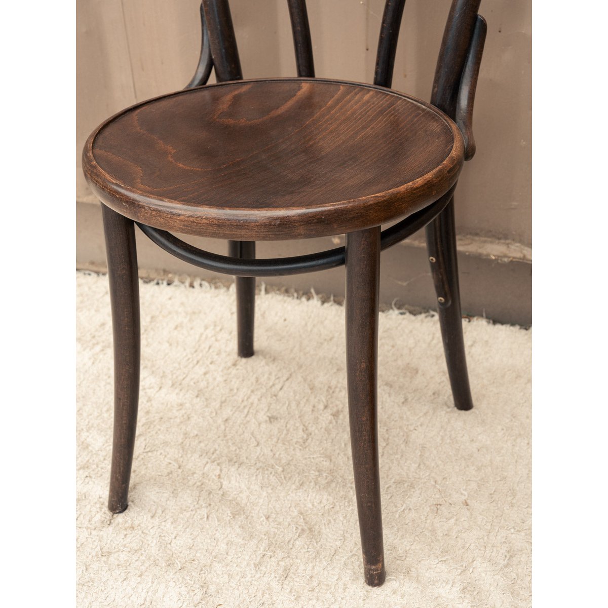 Lot de 3 chaises en bois Claude N°1656 - Bon état bois foncé, DEBONGOUT