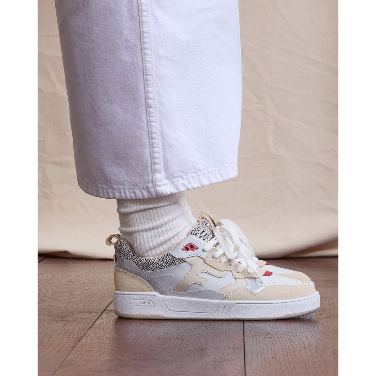 Baskets basses cuir suede DAHLIA crème et rouge, FAGUO