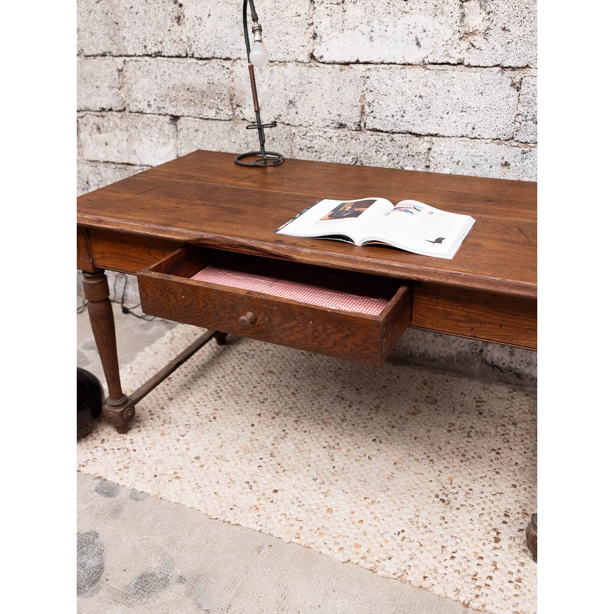 Grand bureau en bois Edouard N°1046 - Bon état marron, DEBONGOUT