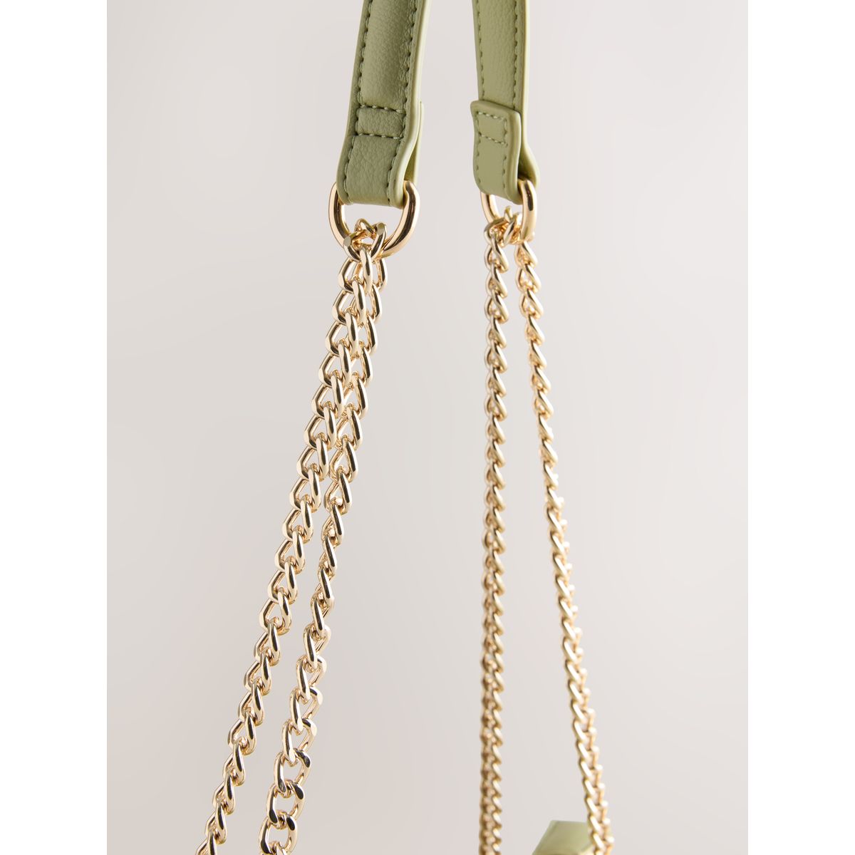 Sac porté épaule effet raphia finition métal vert, NEXT
