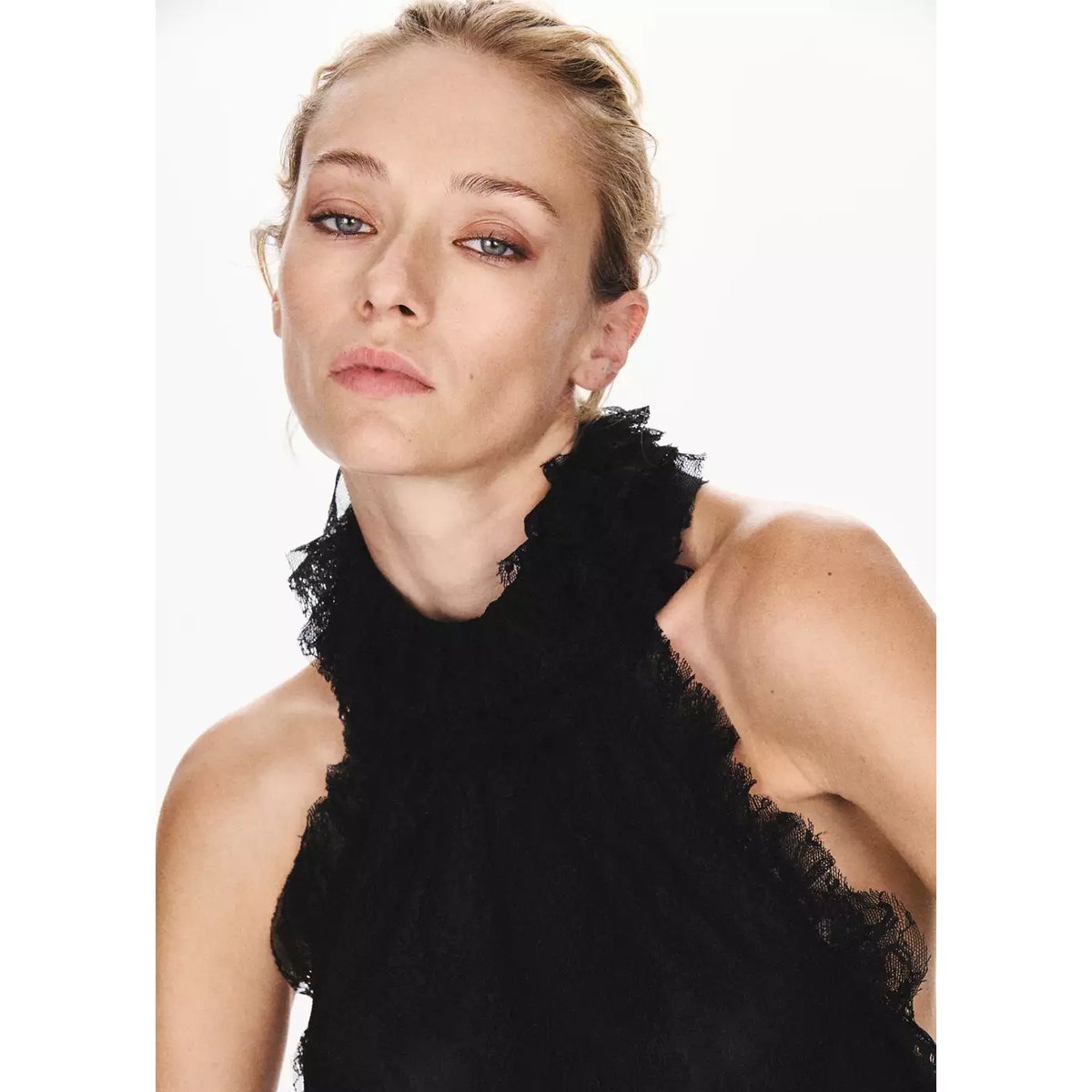 Top à col halter avec volants en dentelle noir, MANGO