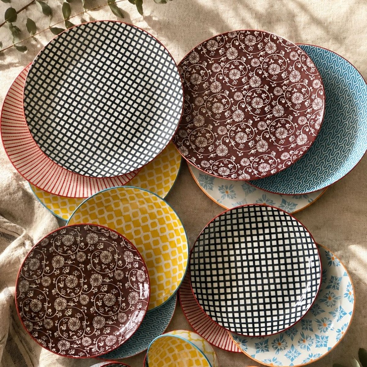 Service de 18 assiettes et bols design 1, SABAE multicolore, ARTIME