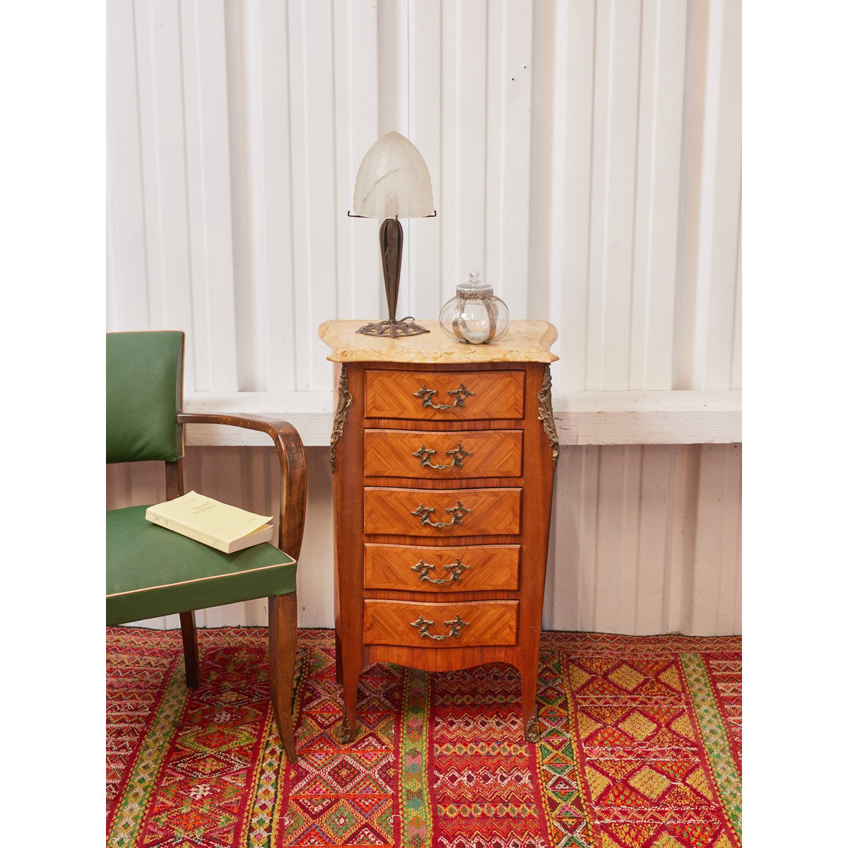 Commode haute en marbre Garance N°696 - Bon état bois clair, DEBONGOUT