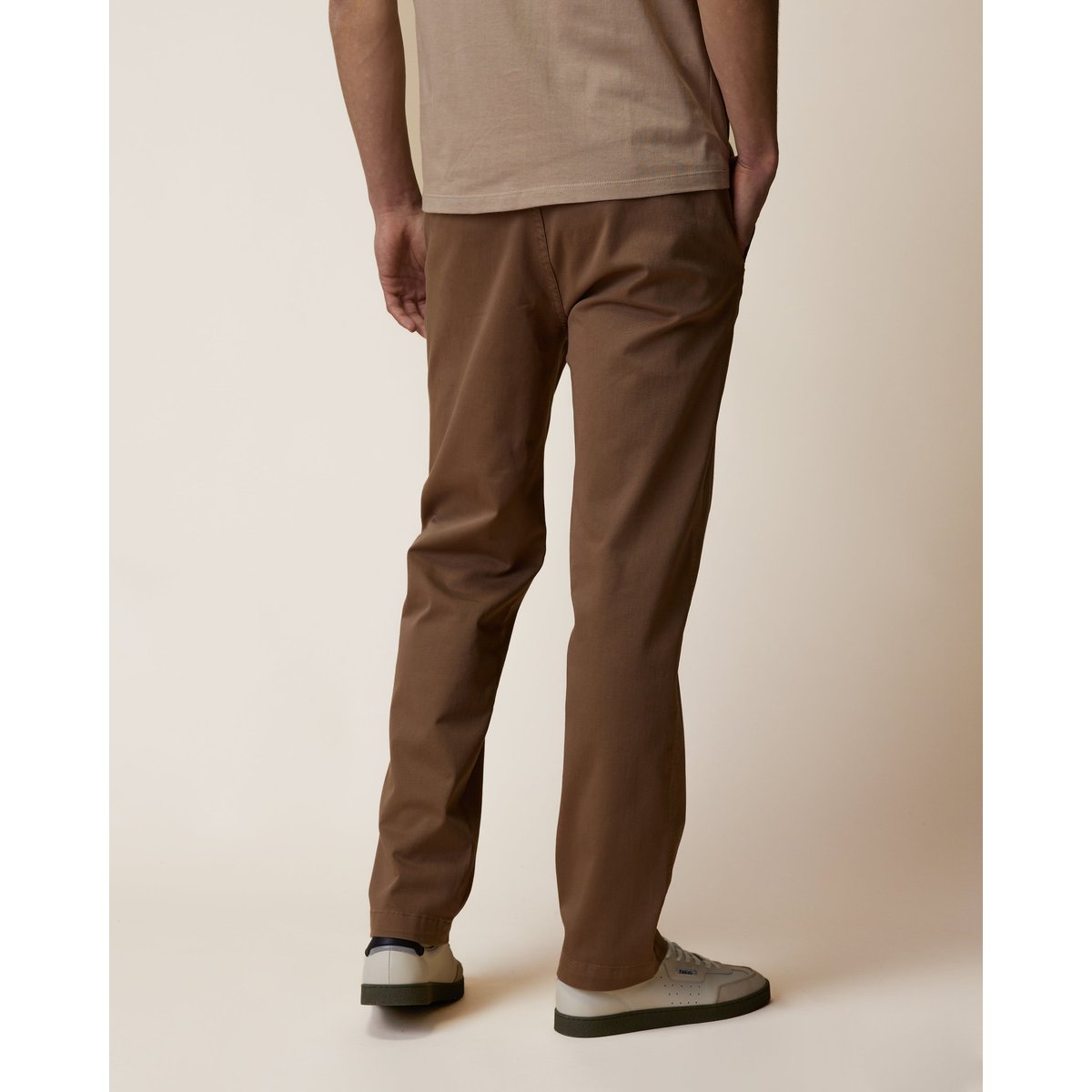 Chino en tissu sergé taupe, FAGUO