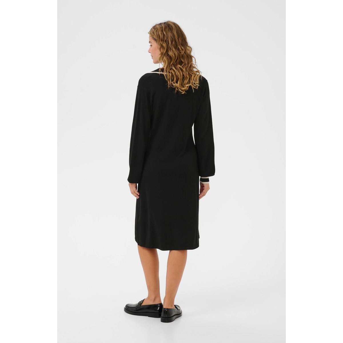 Robe noir pitch black, CREAM