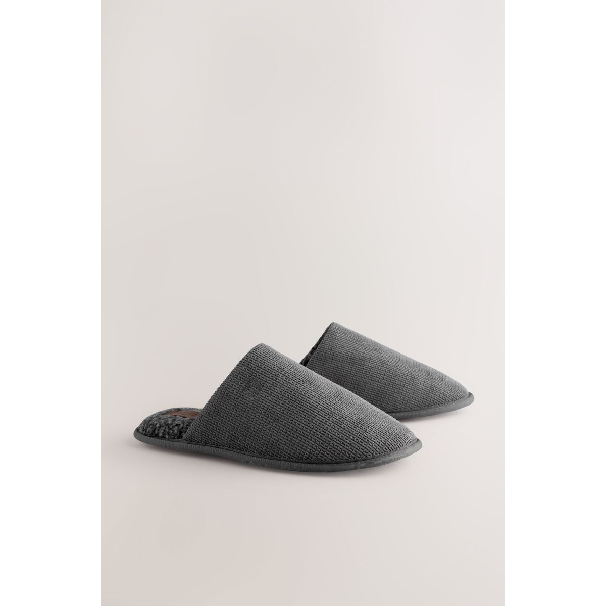 Chaussons mules texturés gris, NEXT