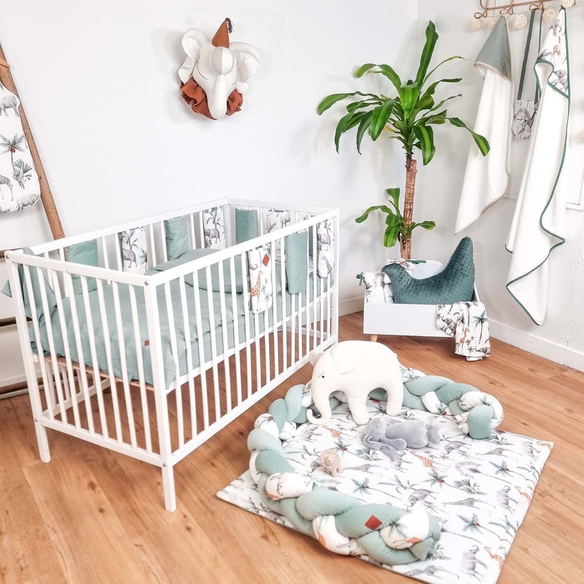 Drap-housse en satin de coton SAFARI vert de gris, SEVIRA KIDS