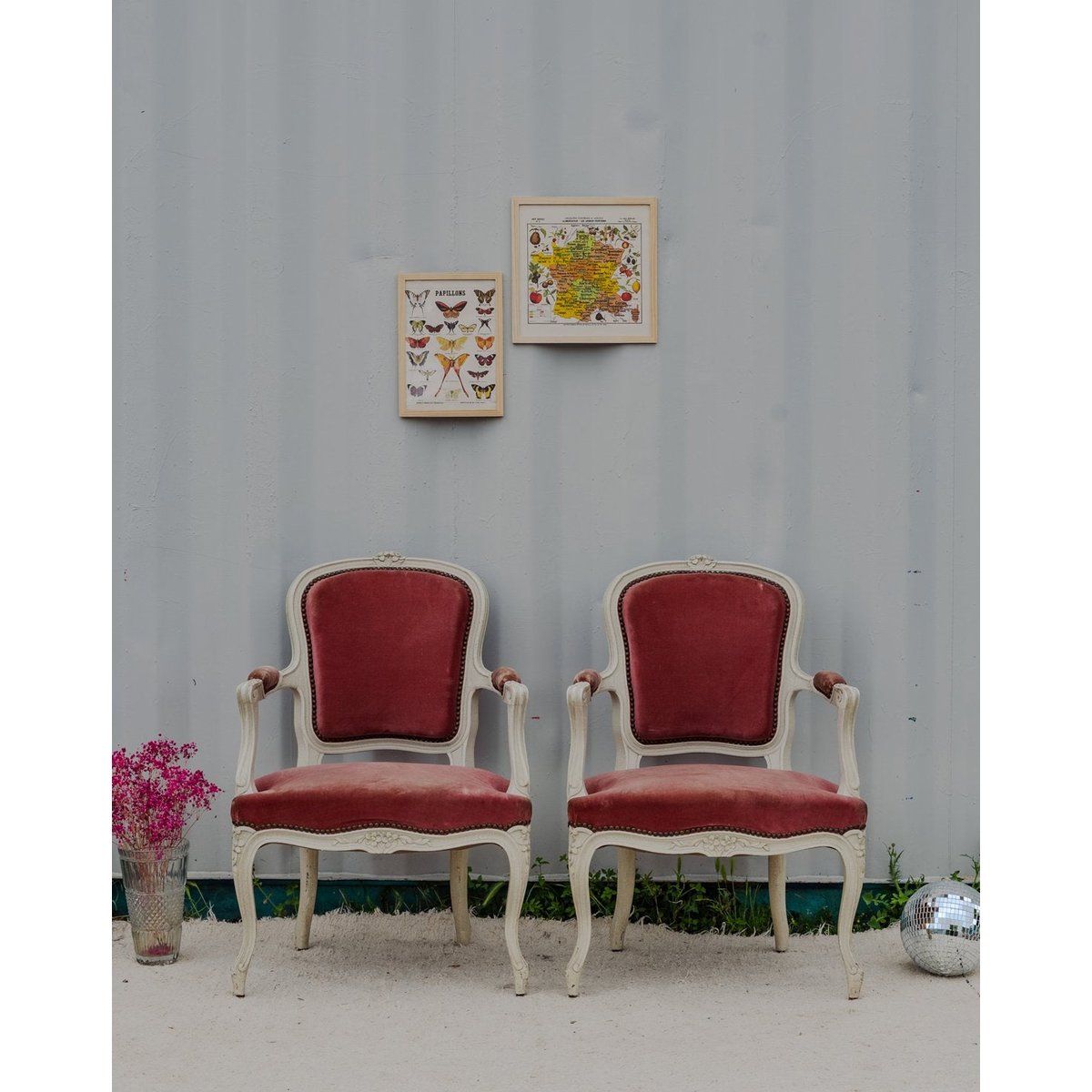 Paire de fauteuils en bois et velours rose Ernest N°987 - Bon état ecru, DEBONGOUT