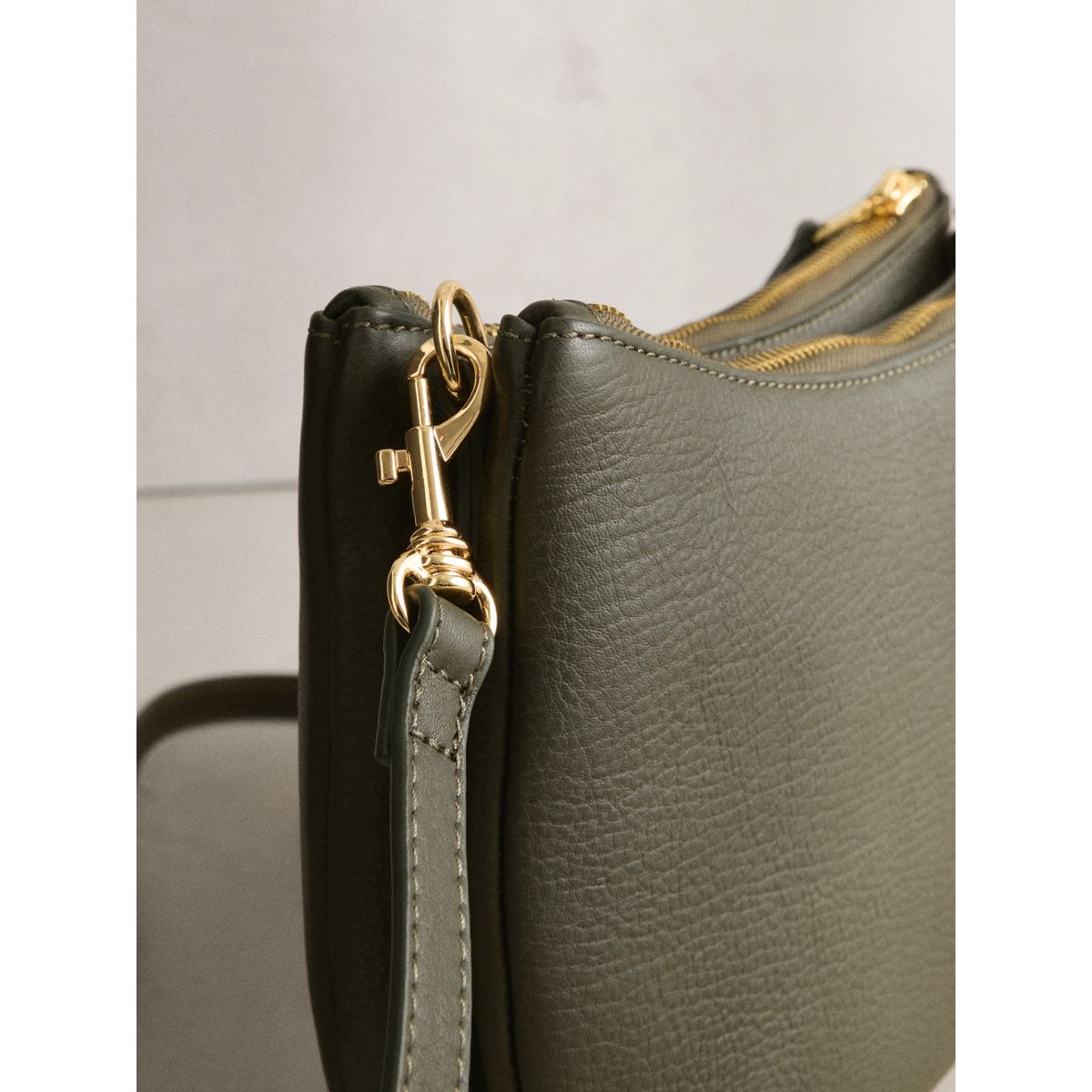 Sac à bandoulière en cuir vert, NEXT