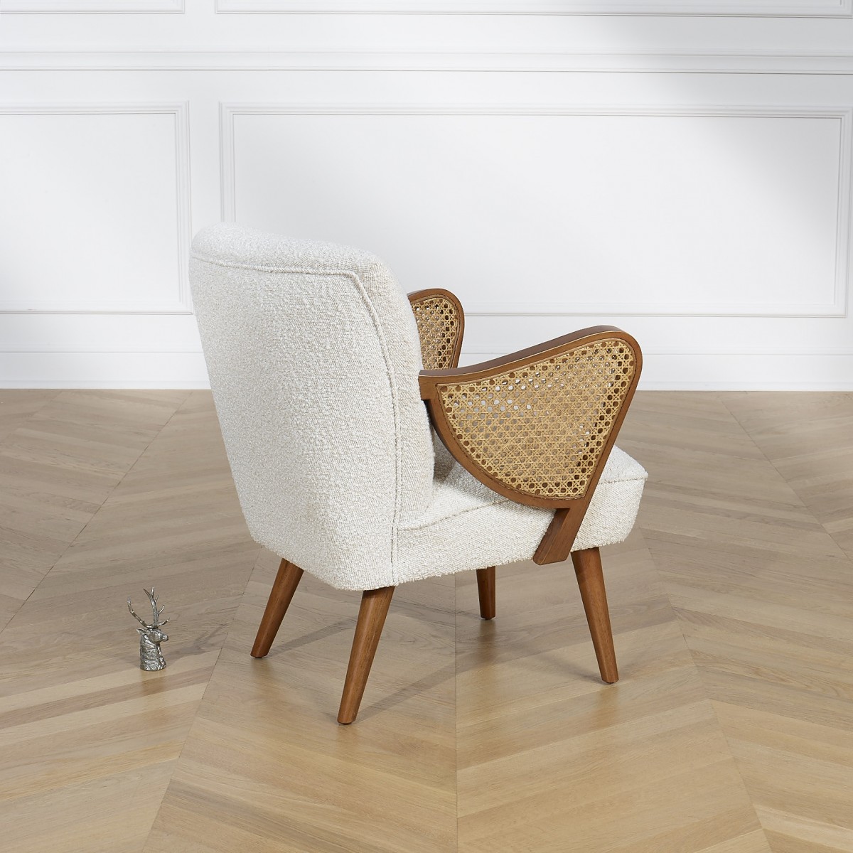 Fauteuil style scandinave en hévéa et tissu bouclette SEVENTY blanc, ROBIN DES BOIS
