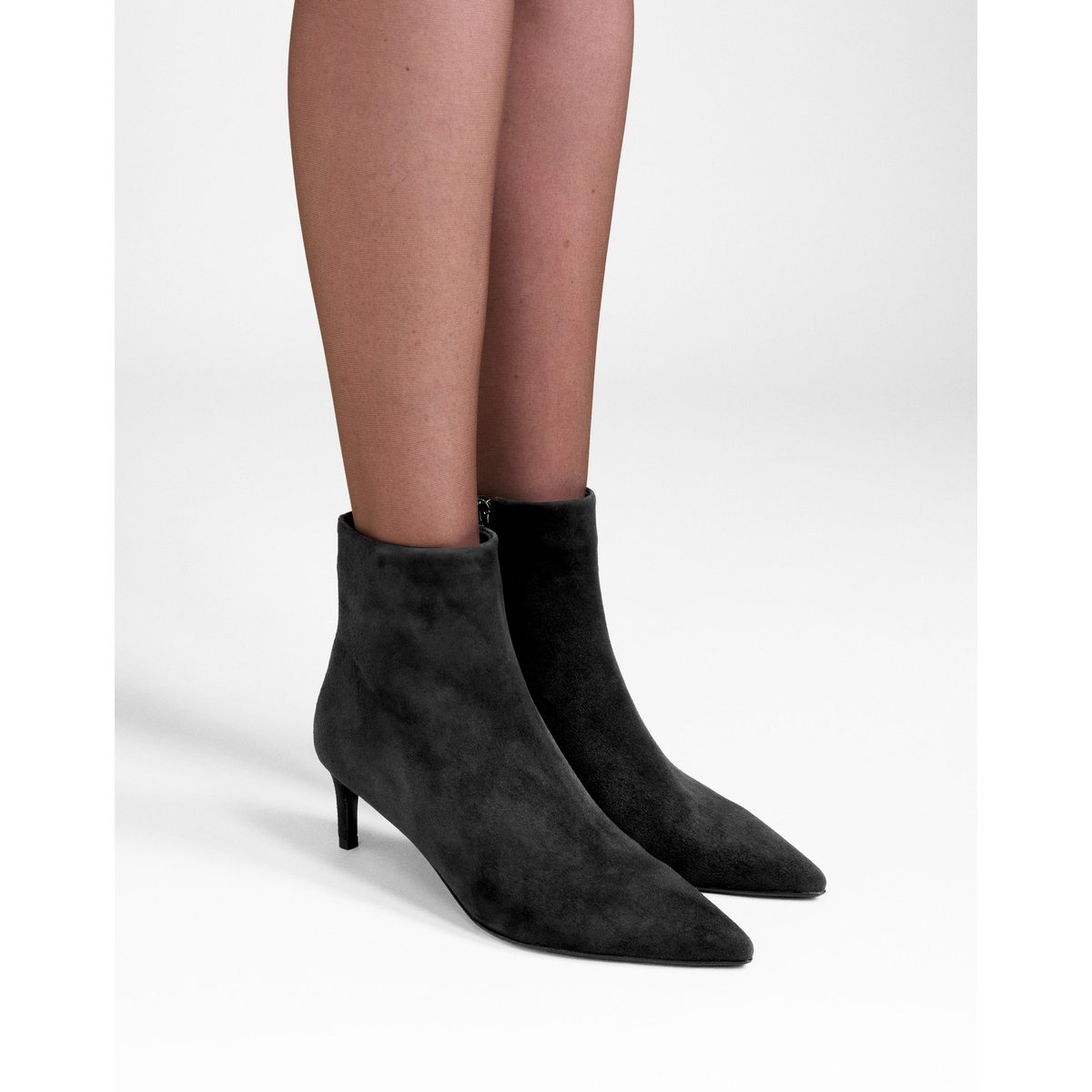 Bottines à bout pointu et en daim NOURA LOW noir, MI MAI