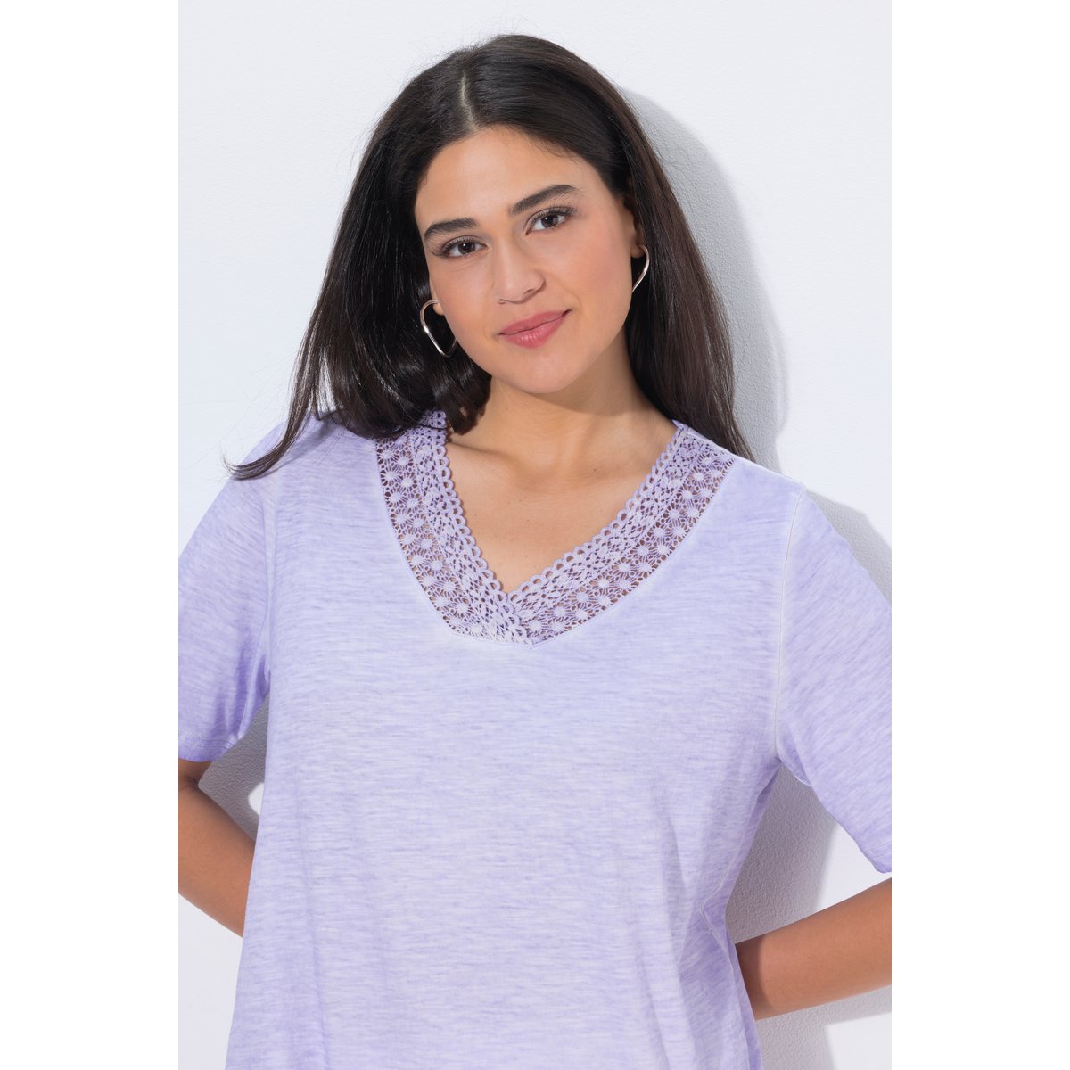 T-shirt à manches courtes. Décolleté V à lavande, ULLA POPKEN