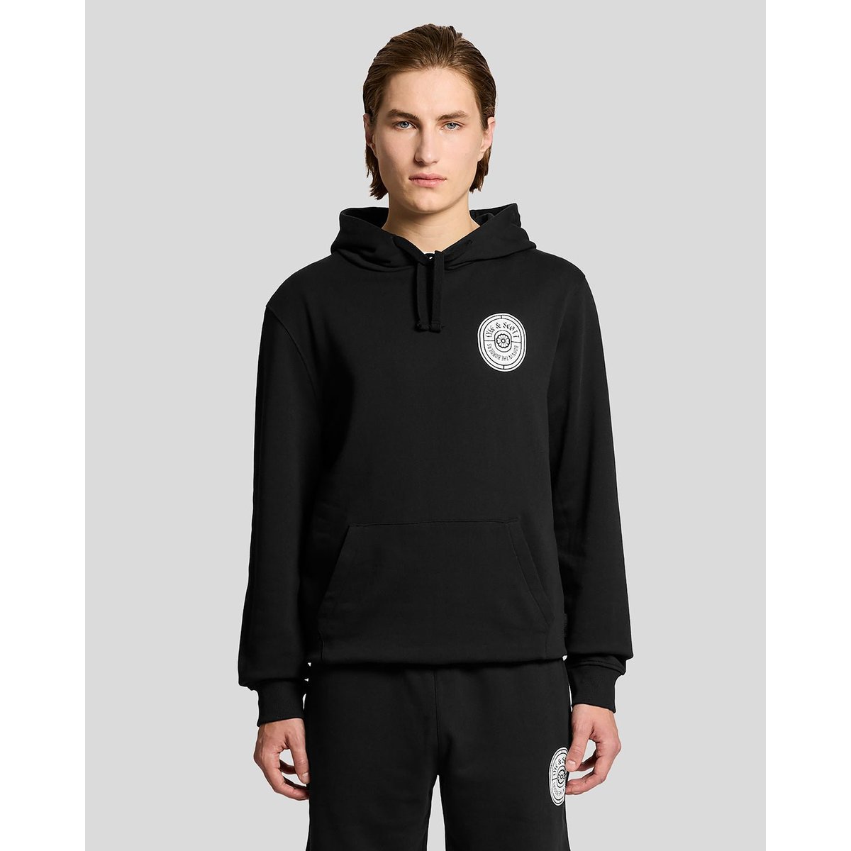 Sweat à capuche graphique badge en coton noir jais, LYLE & SCOTT