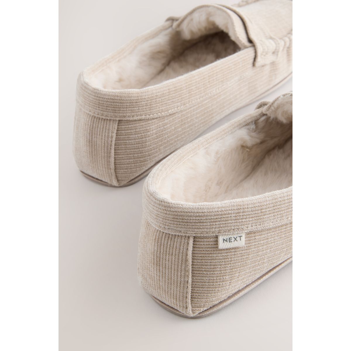 Chaussons style mocassins crème/bronze, NEXT