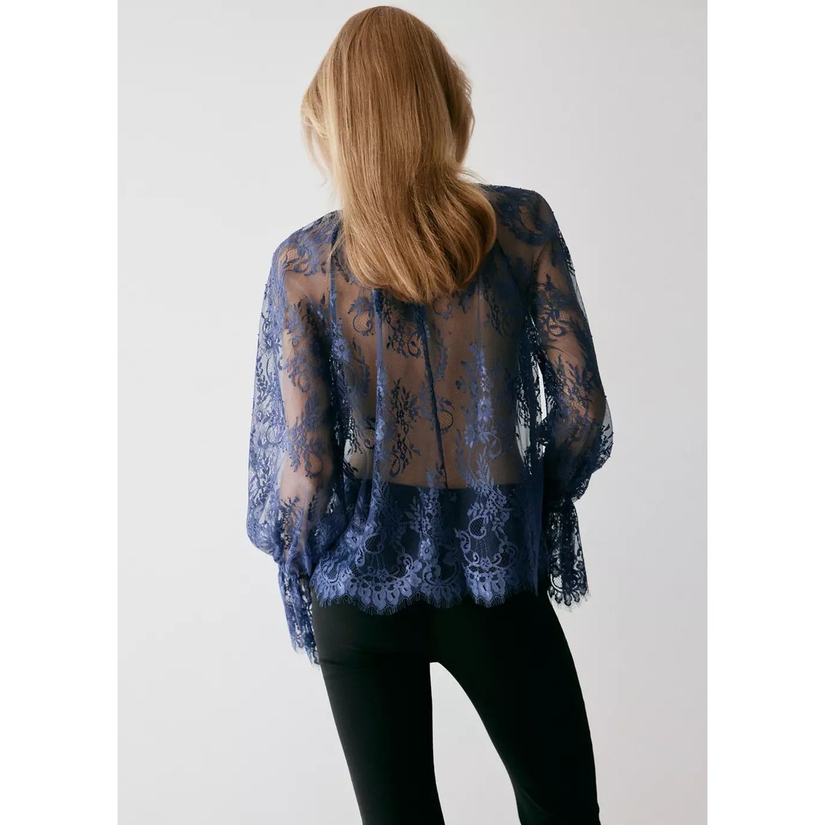 Blouse dentelle fleurie bleu, MANGO