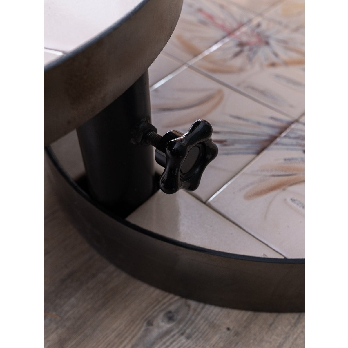Table basse en céramique Donna N°620 - Bon état blanc, DEBONGOUT