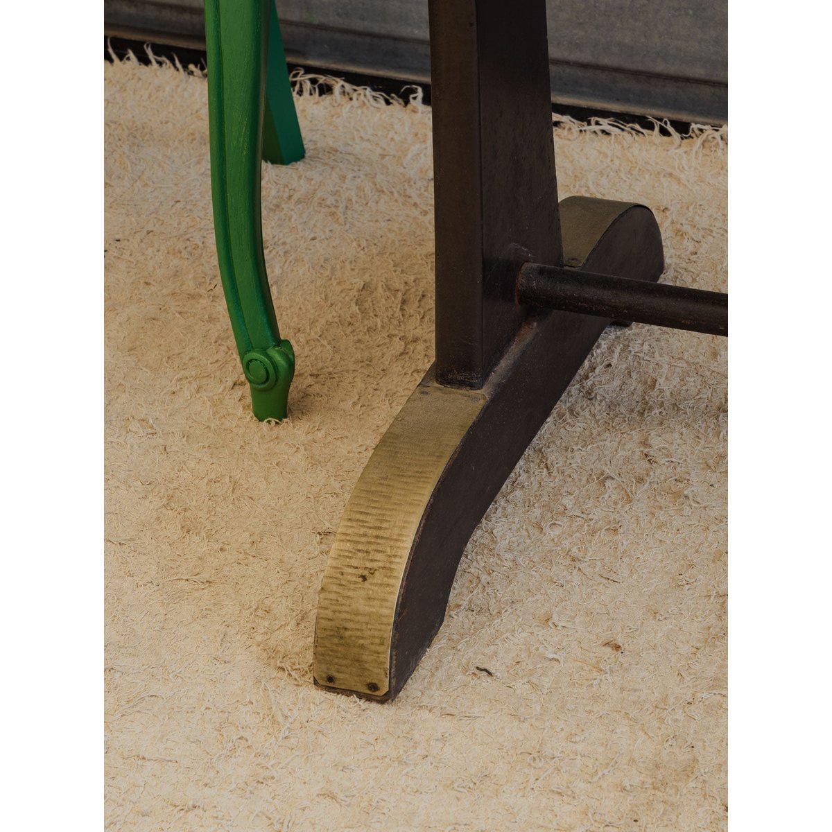 Table à manger en bois Romy N°1576 - Bon état bois foncé, DEBONGOUT