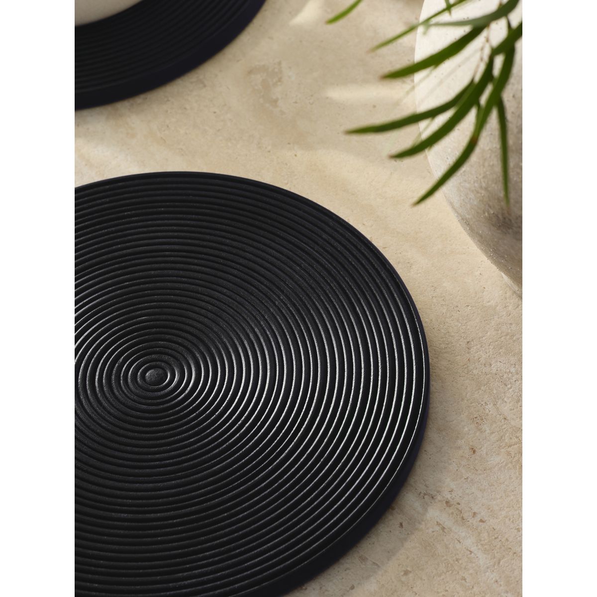 Set de table en bois gravé bronx, lot 2 noir, NEXT
