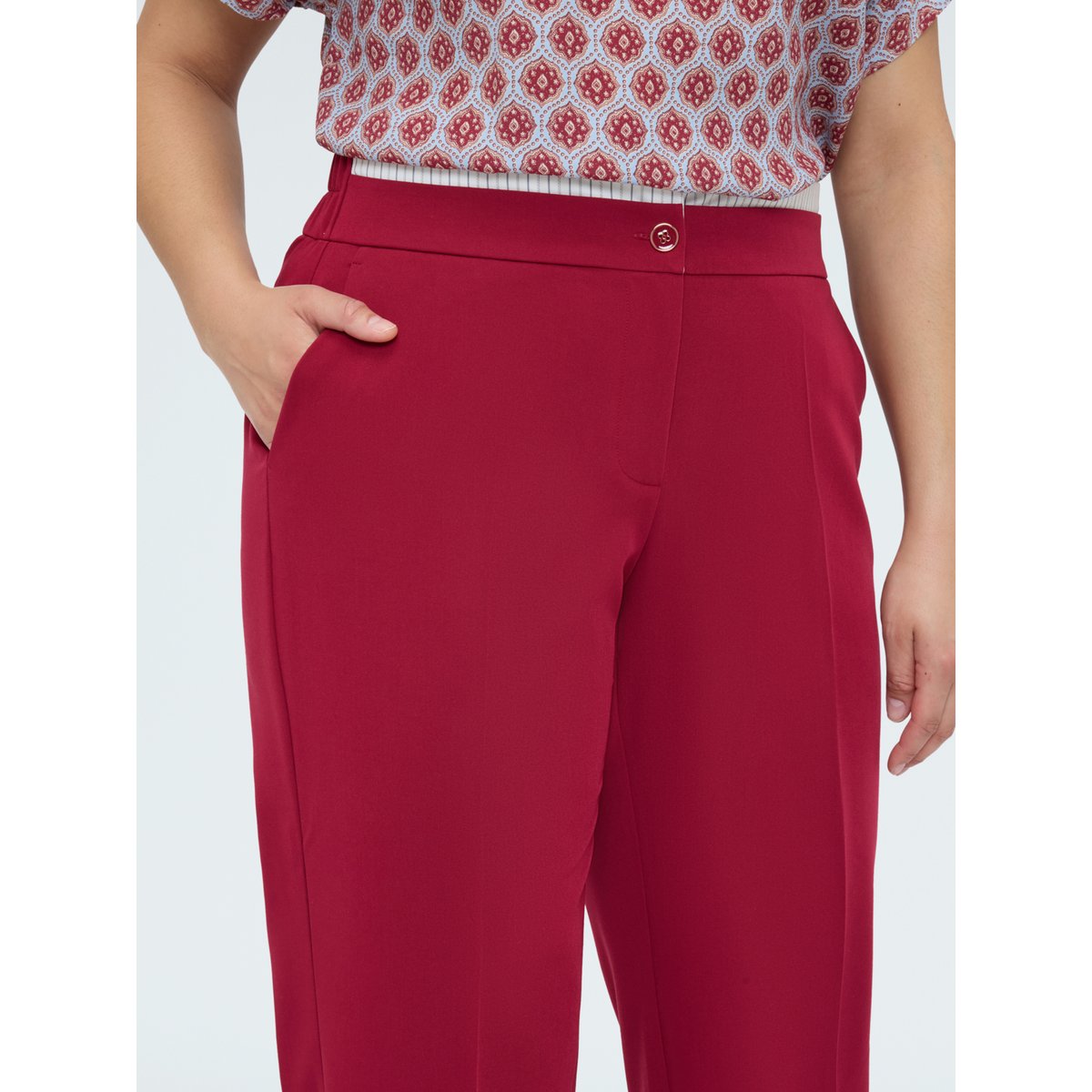Fermeture avec boutons et zip devant, élastique à la taille au dos pour un maximum de confort burgundy, FIORELLA RUBINO