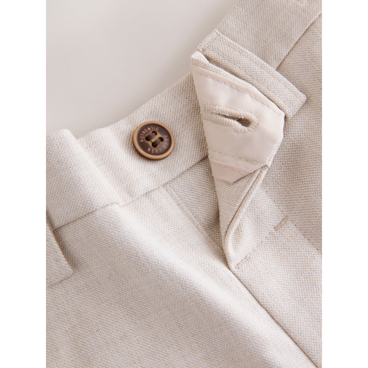 Chemise, gilet, short et nœud papillon naturel, NEXT