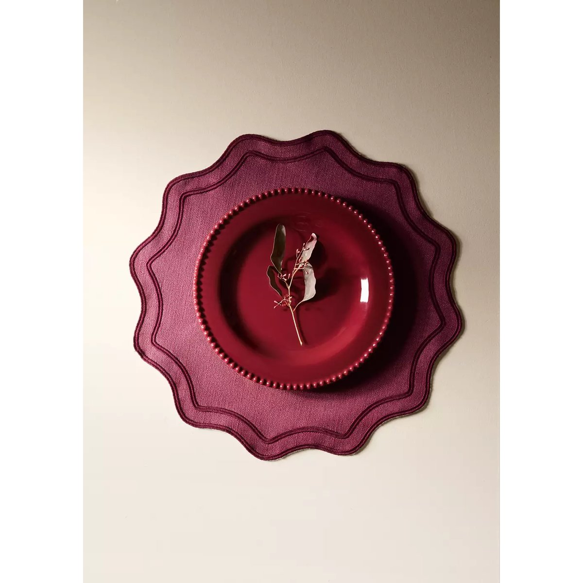 Set de table individuel en coton avec bordure brodée rouge, MANGO HOME