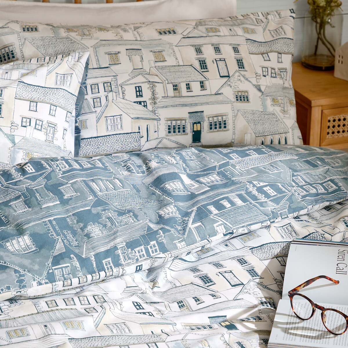 Abersoch Town Reversible 100% Cotton Duvet Cover and Pillowcase Set sea blue, WYLDER