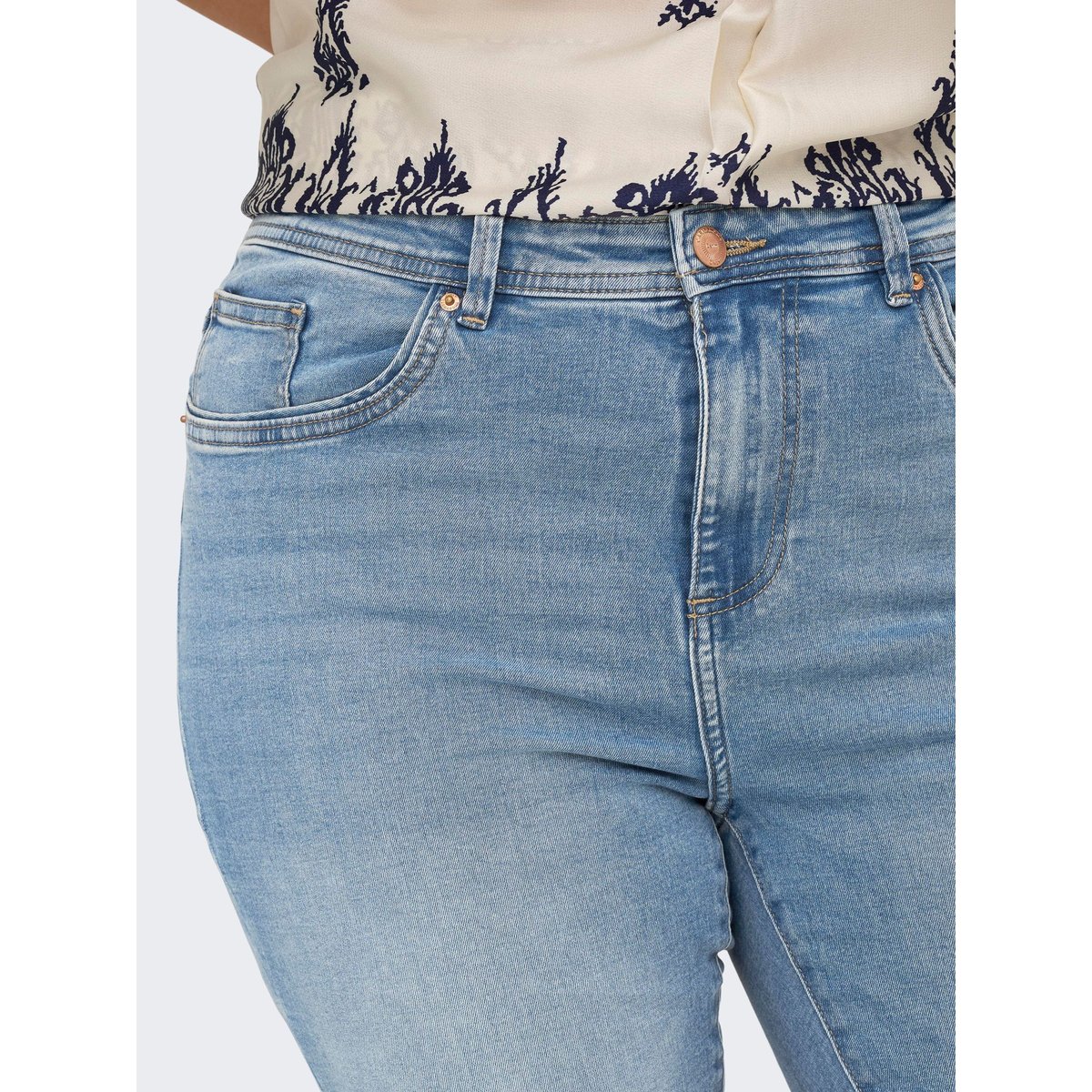 Jean Flared light medium blue denim, ONLY CARMAKOMA