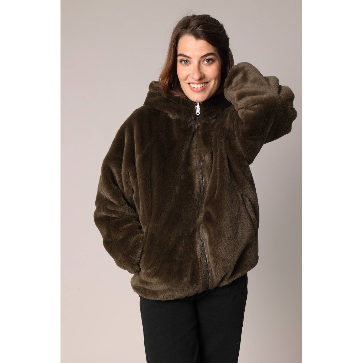 Veste réversible en métal et imitation fourrure
ISSIA khaki, DEELUXE