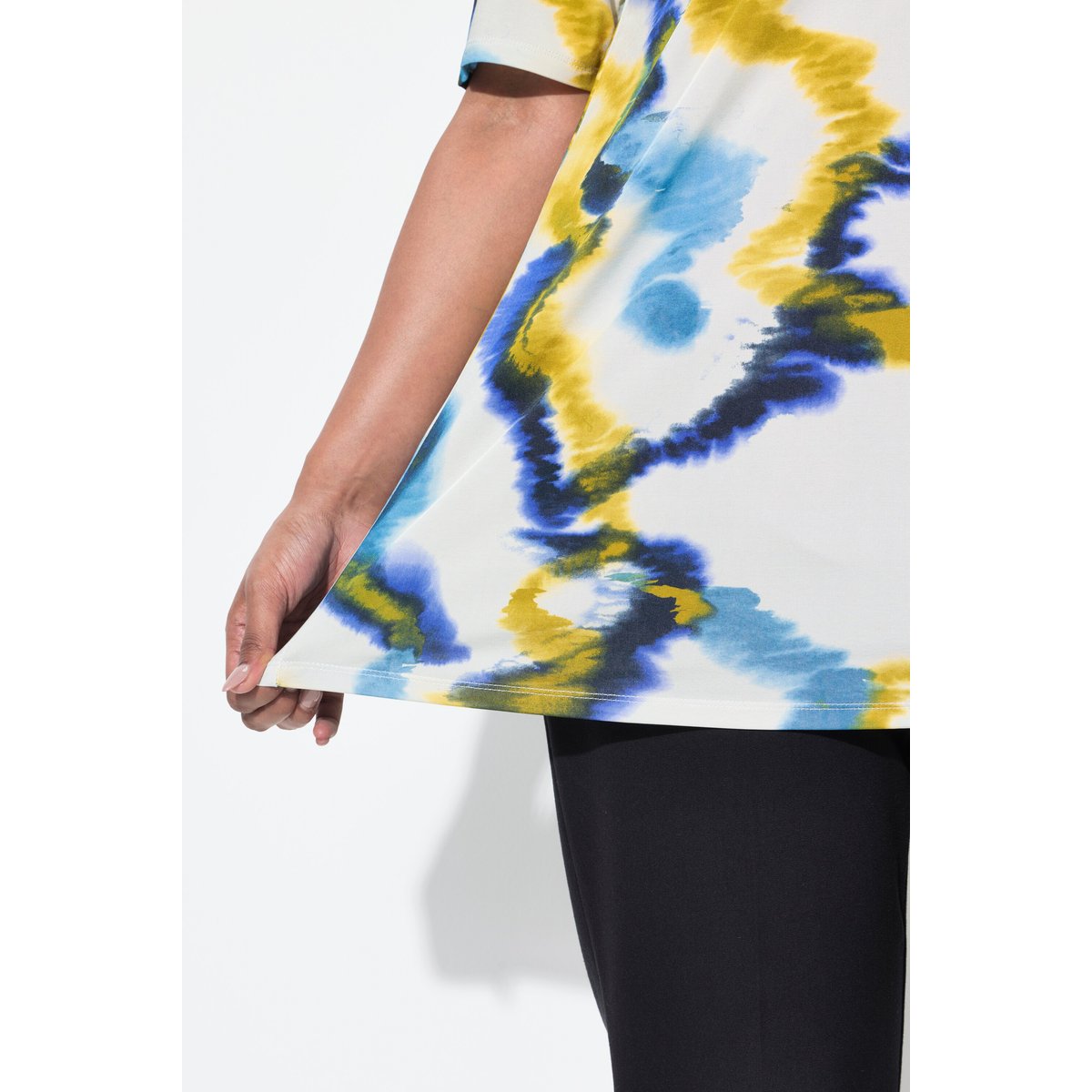 T-shirt au tombé fluide. Décolleté rond et blanc neige, ULLA POPKEN